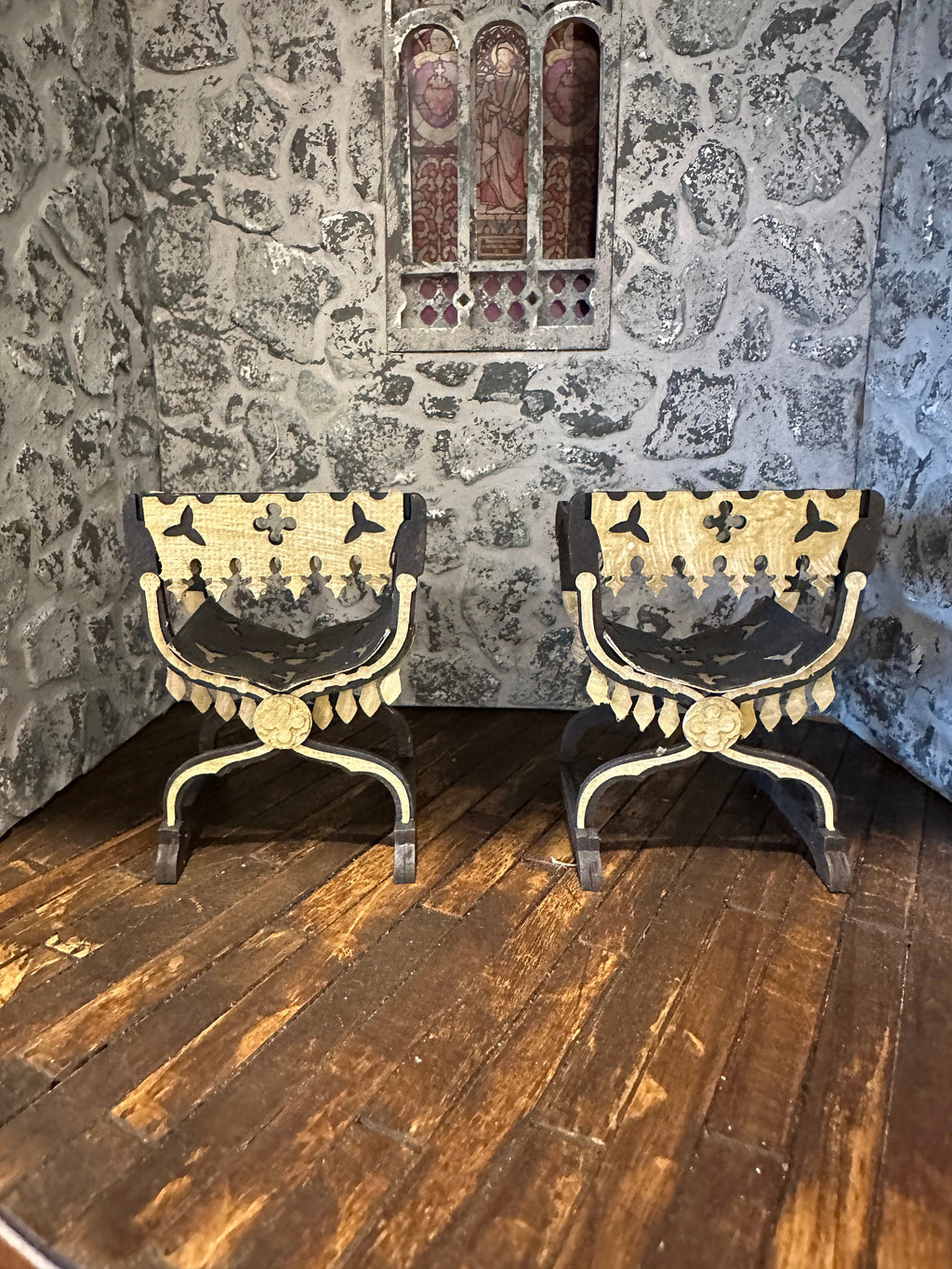 Handmade Dollhouse Miniature Gothic X-Chair – Medieval Curule Seat