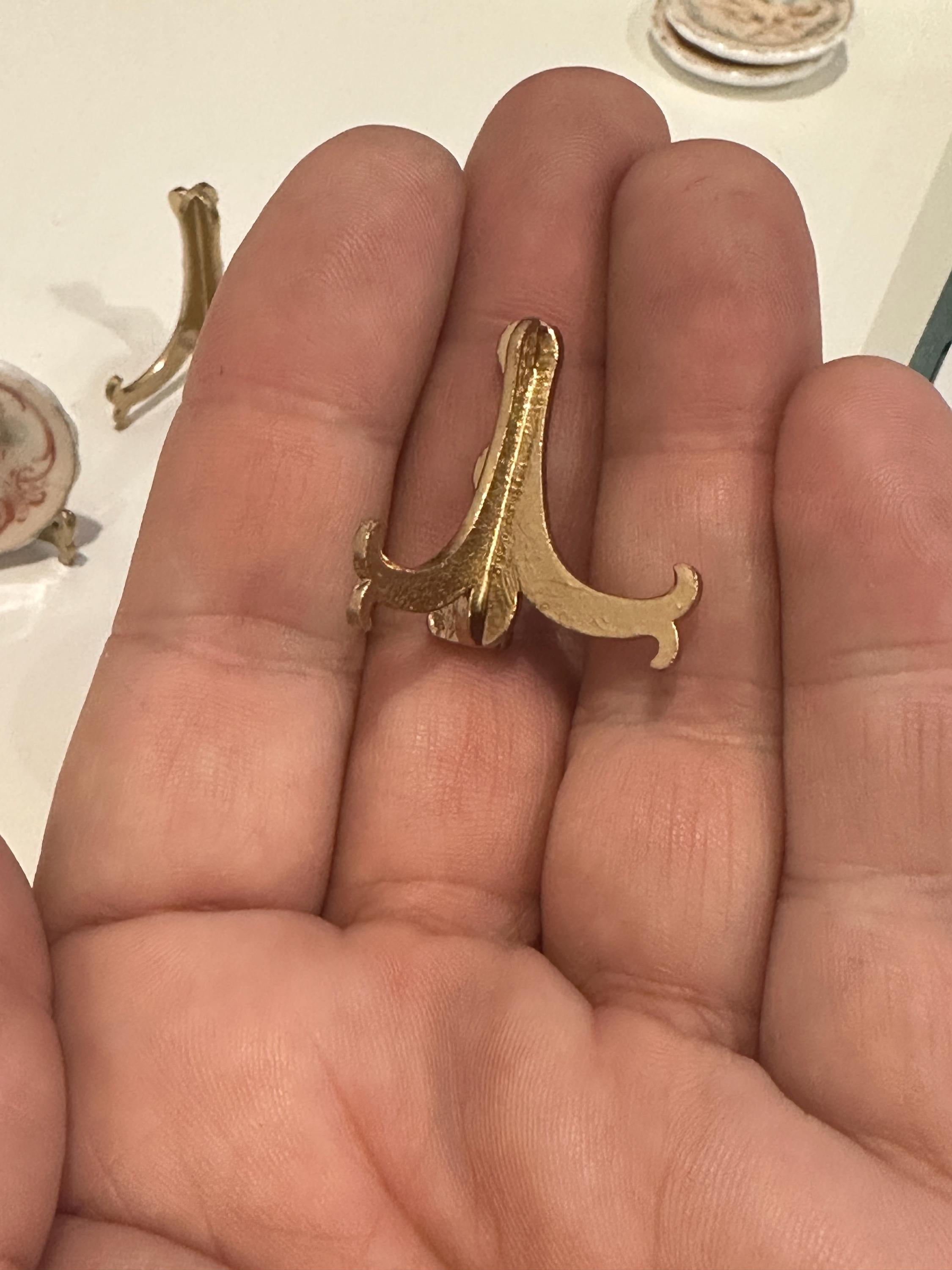 Ceramic Dollhouse 1:12 Scale Plate Stands – Gold, White, Silver & Black Finishes