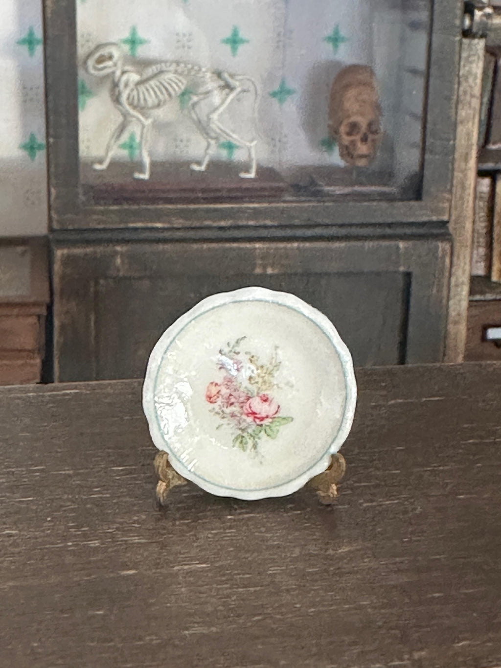 Ceramic Dollhouse 1:12 Scale Plates – 18th Century Marie Antoinette Trianon Floral Miniatures