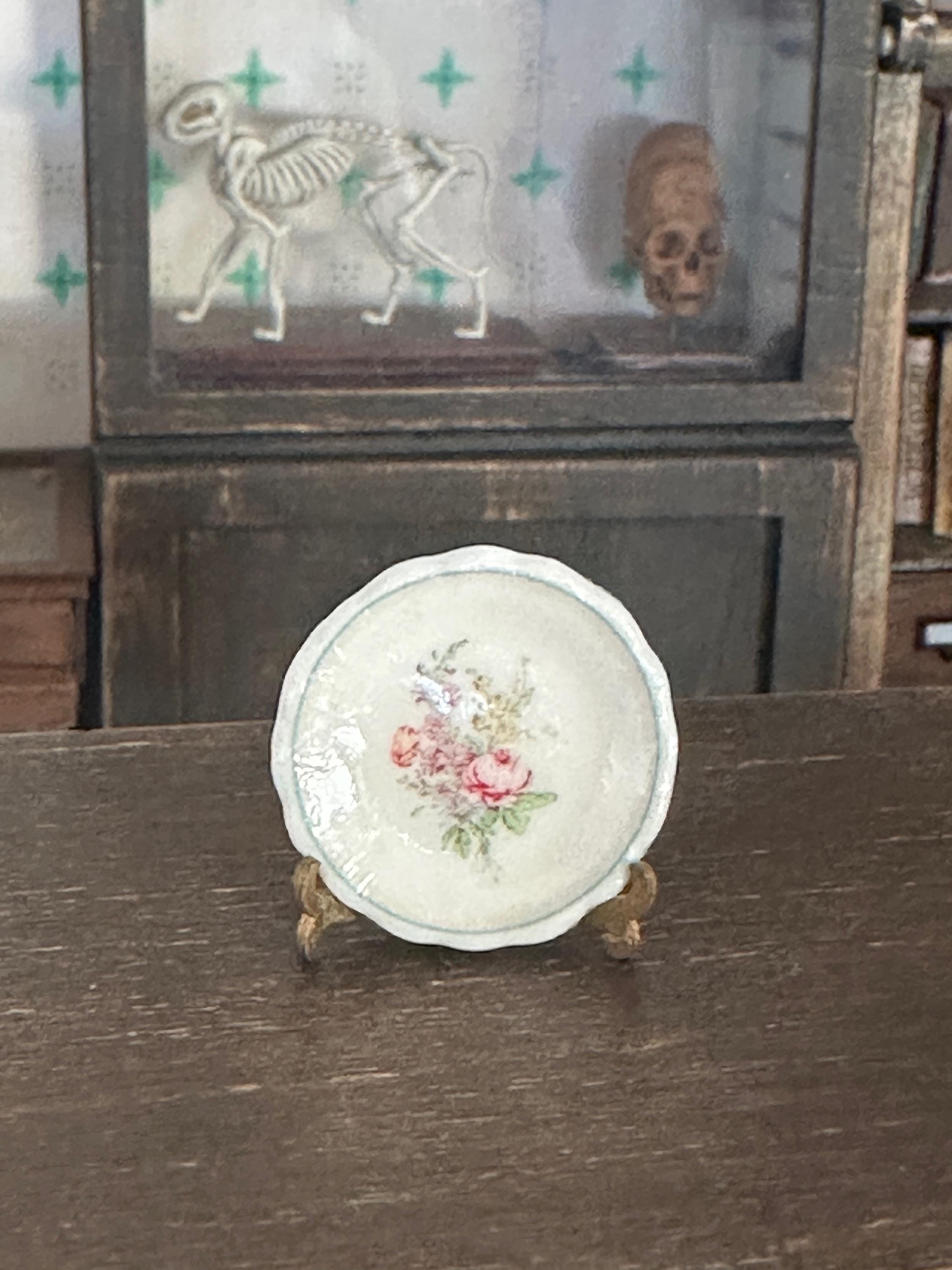 Ceramic Dollhouse 1:12 Scale Plates – 18th Century Marie Antoinette Trianon Floral Miniatures