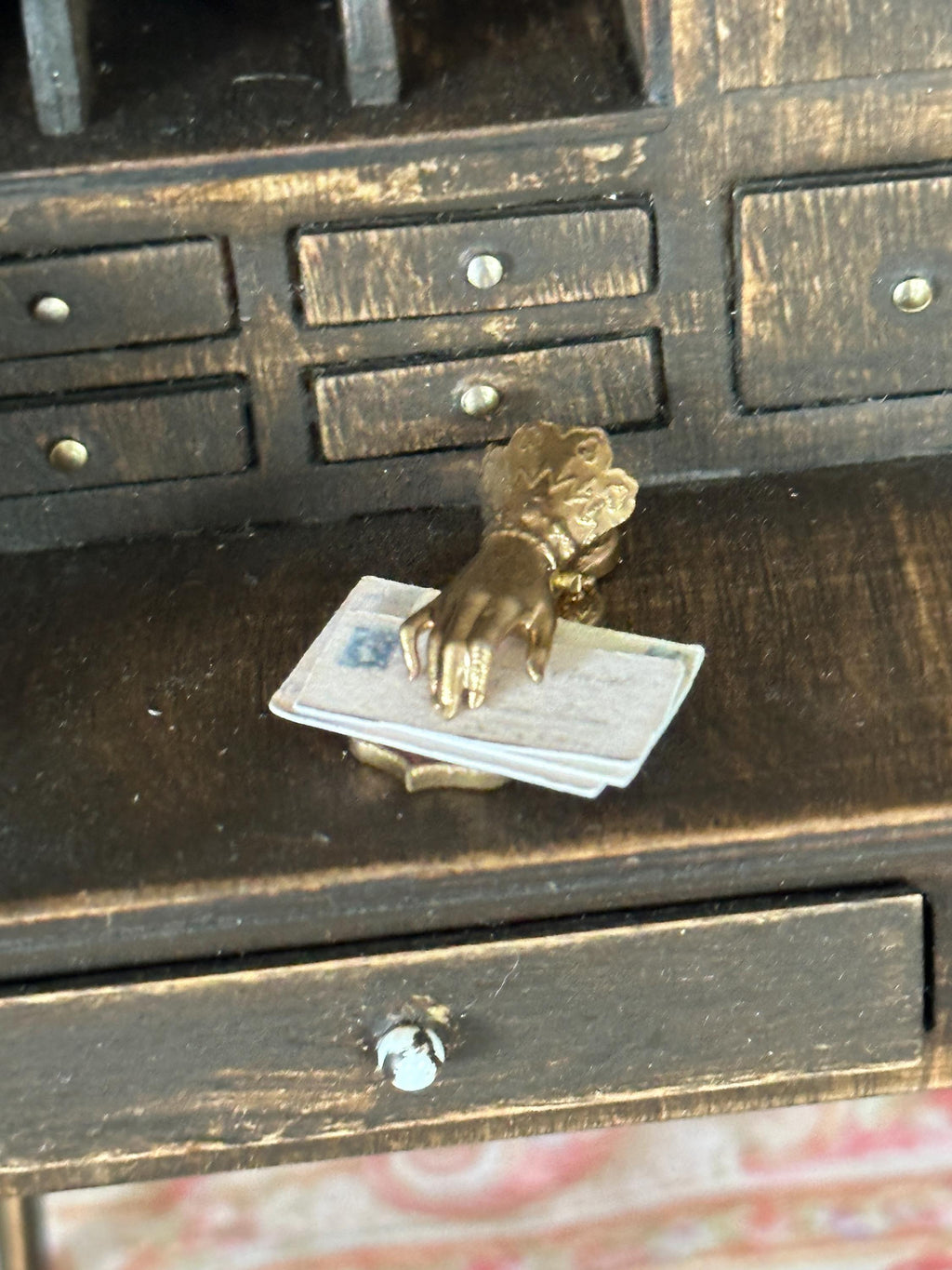 Dollhouse Miniature 1:12 Scale Victorian Hand Letter Holder – Gilded with Mini Letters