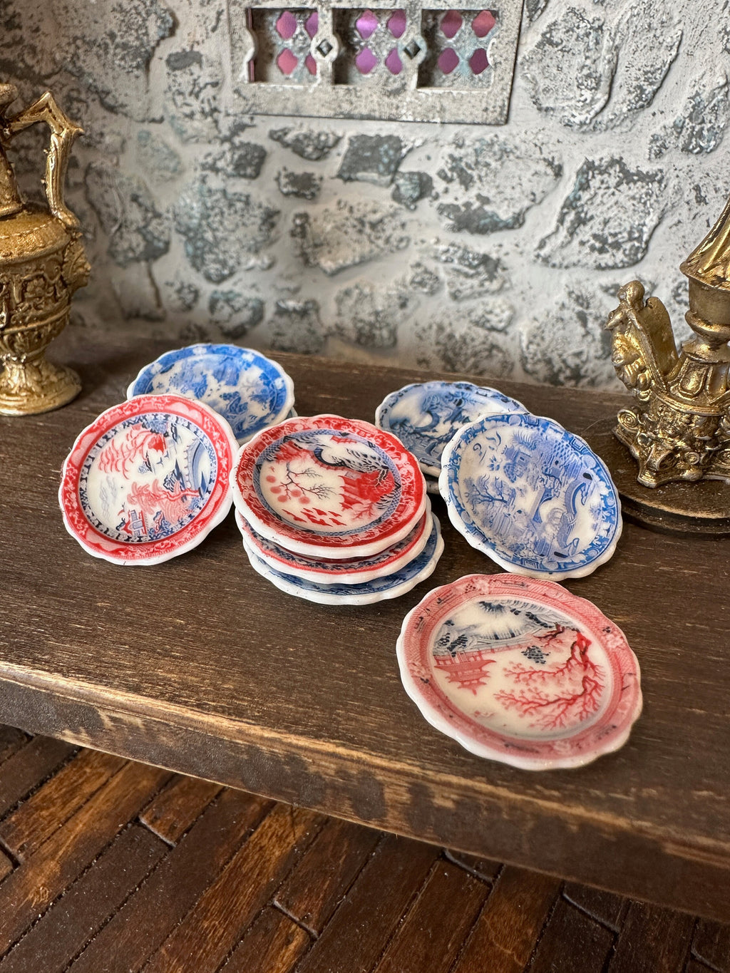 Ceramic Dollhouse 1:12 Scale Plates – 18th Century Blue & Red Willow Pattern