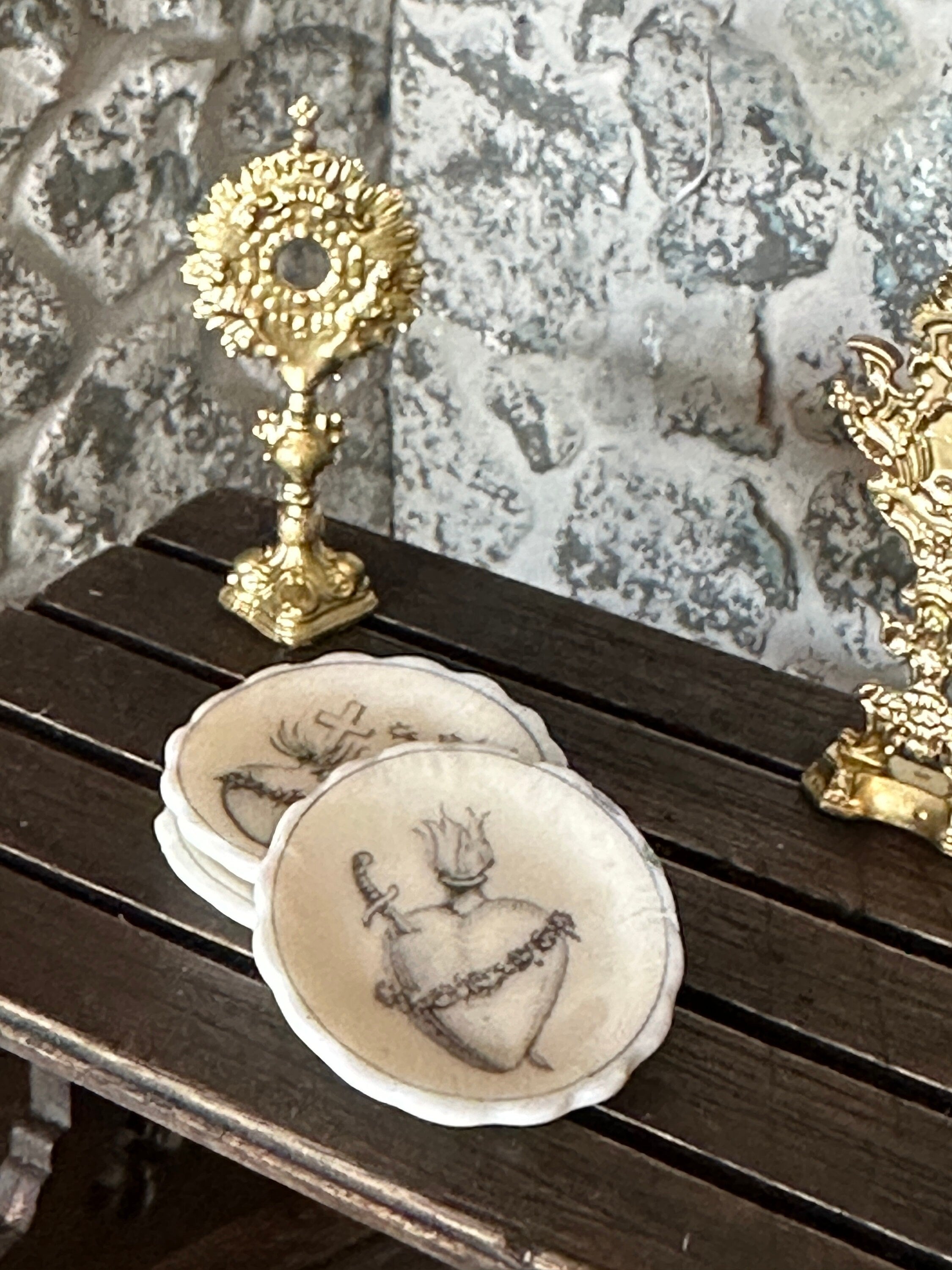 Ceramic Dollhouse 1:12 Scale Plates – Sacred Heart French Religious Miniatures
