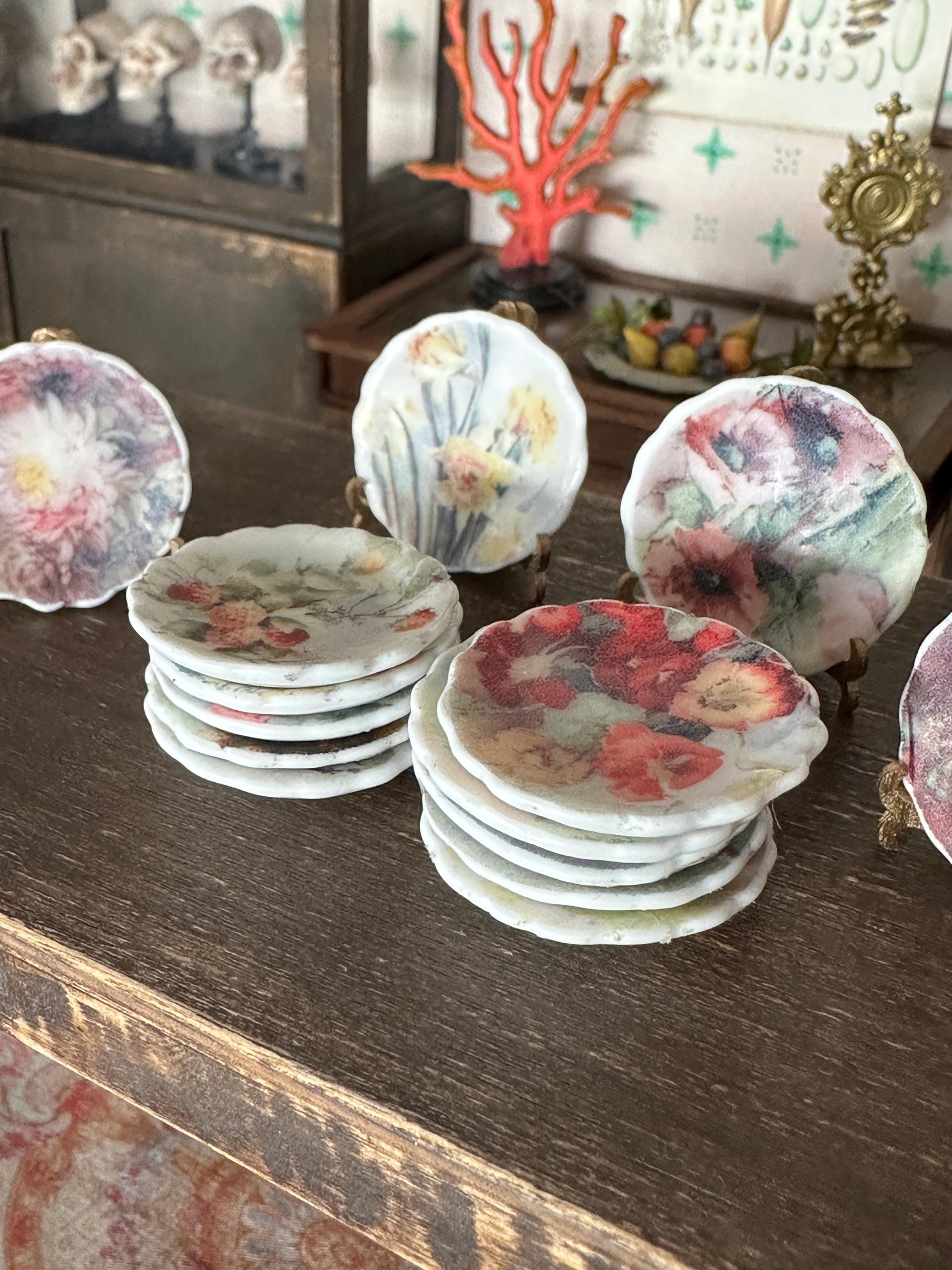 1:12 Scale Dollhouse Plates – Watercolour Handpainted Style Floral Designs