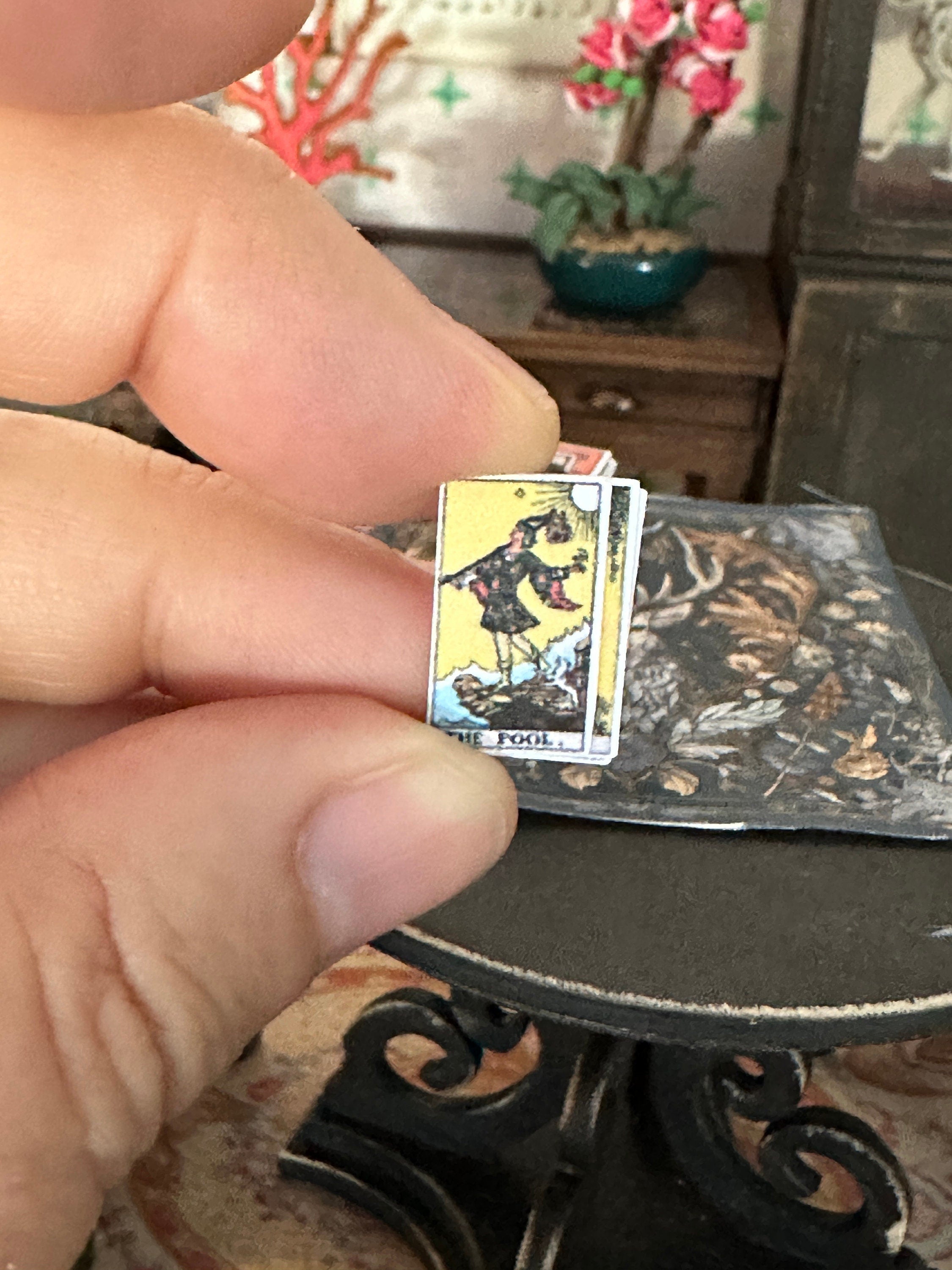 Dollhouse Miniature 1:12 Scale Tarot Deck – Rider-Waite with Altar Cloth
