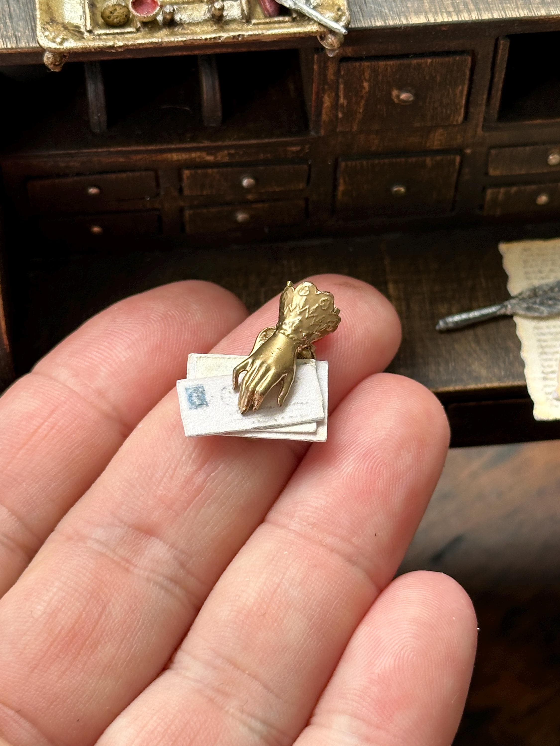 Dollhouse Miniature 1:12 Scale Victorian Hand Letter Holder – Gilded with Mini Letters