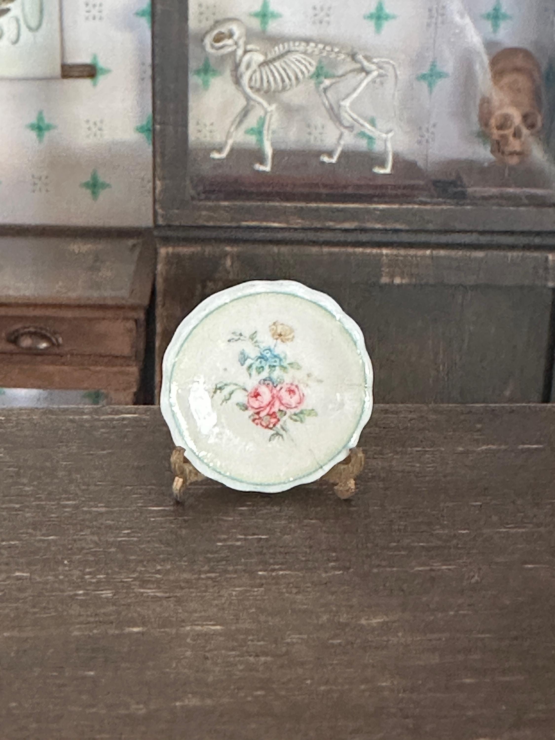 Ceramic Dollhouse 1:12 Scale Plates – 18th Century Marie Antoinette Trianon Floral Miniatures