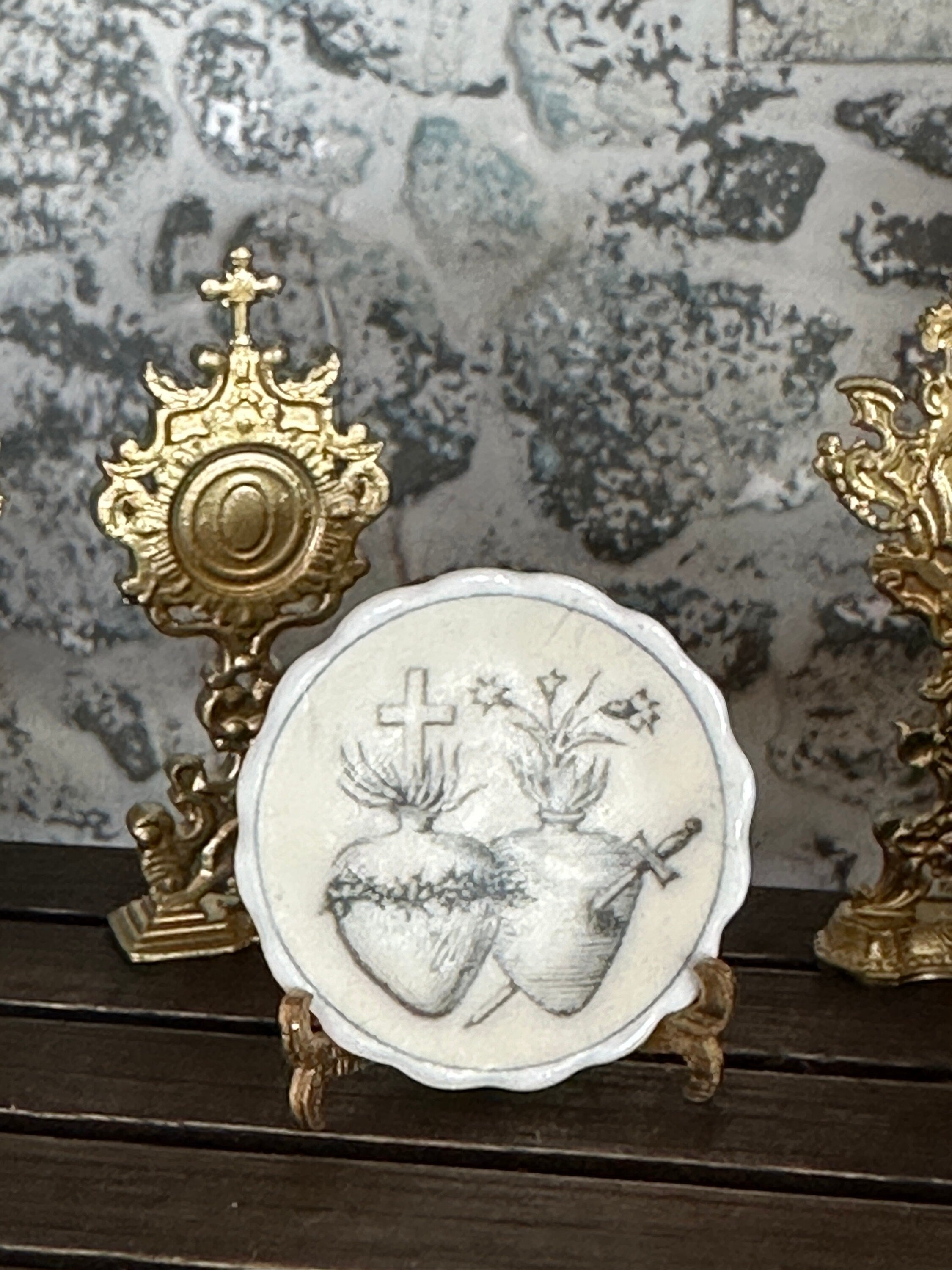 Ceramic Dollhouse 1:12 Scale Plates – Sacred Heart French Religious Miniatures