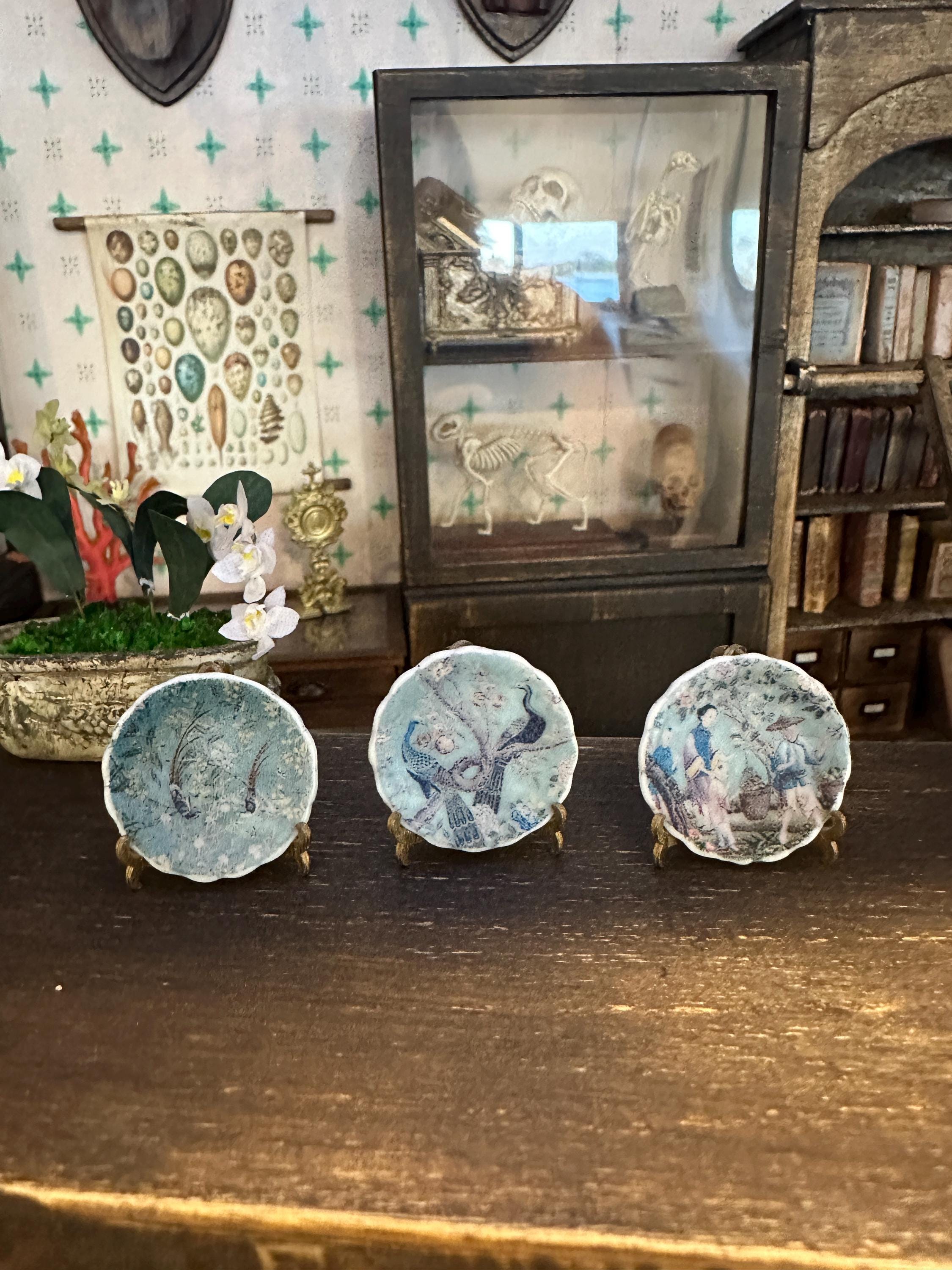 Ceramic Dollhouse 1:12 Scale Plates – Chinoiserie & Asian-Inspired Designs
