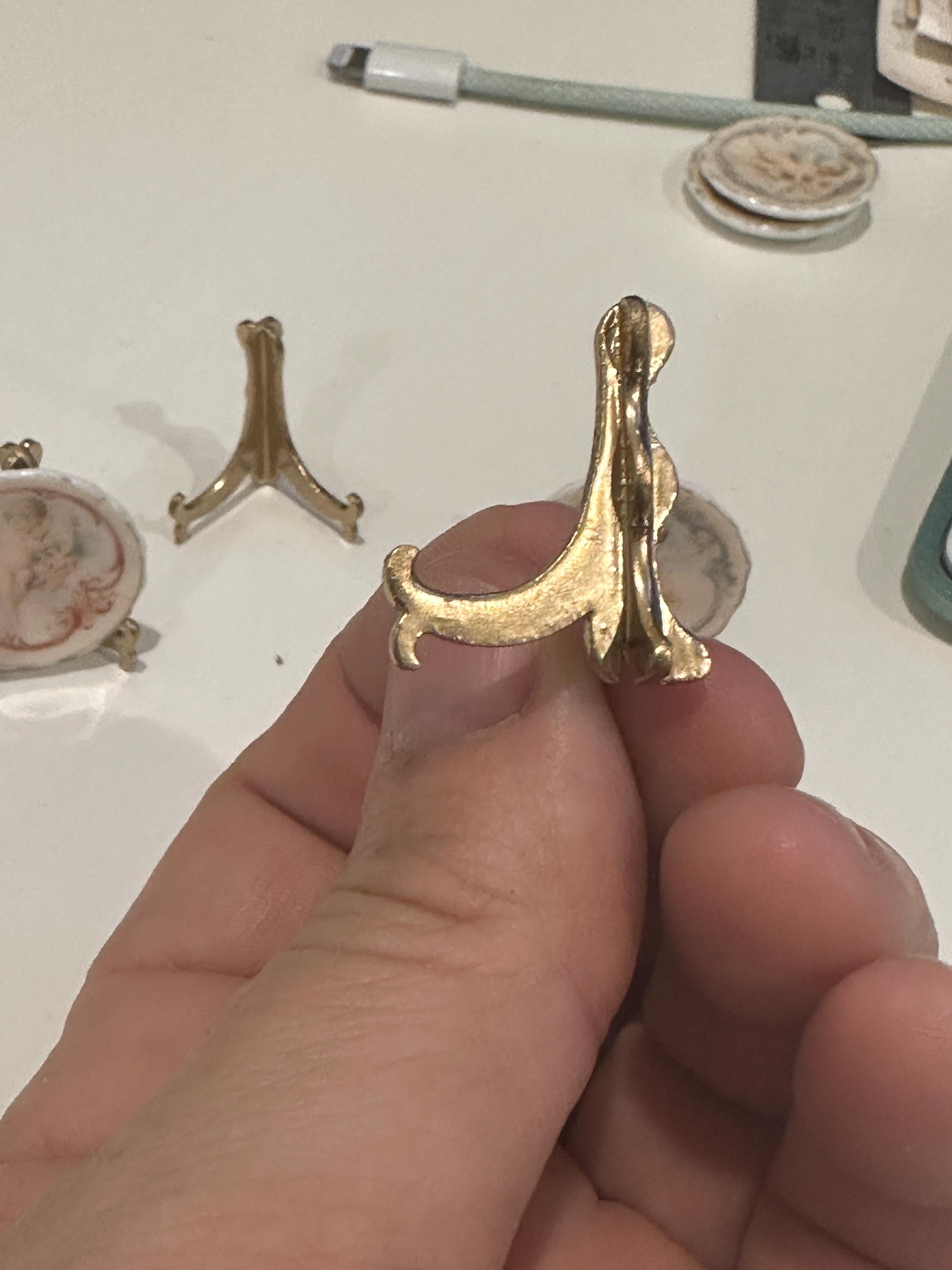 Ceramic Dollhouse 1:12 Scale Plate Stands – Gold, White, Silver & Black Finishes