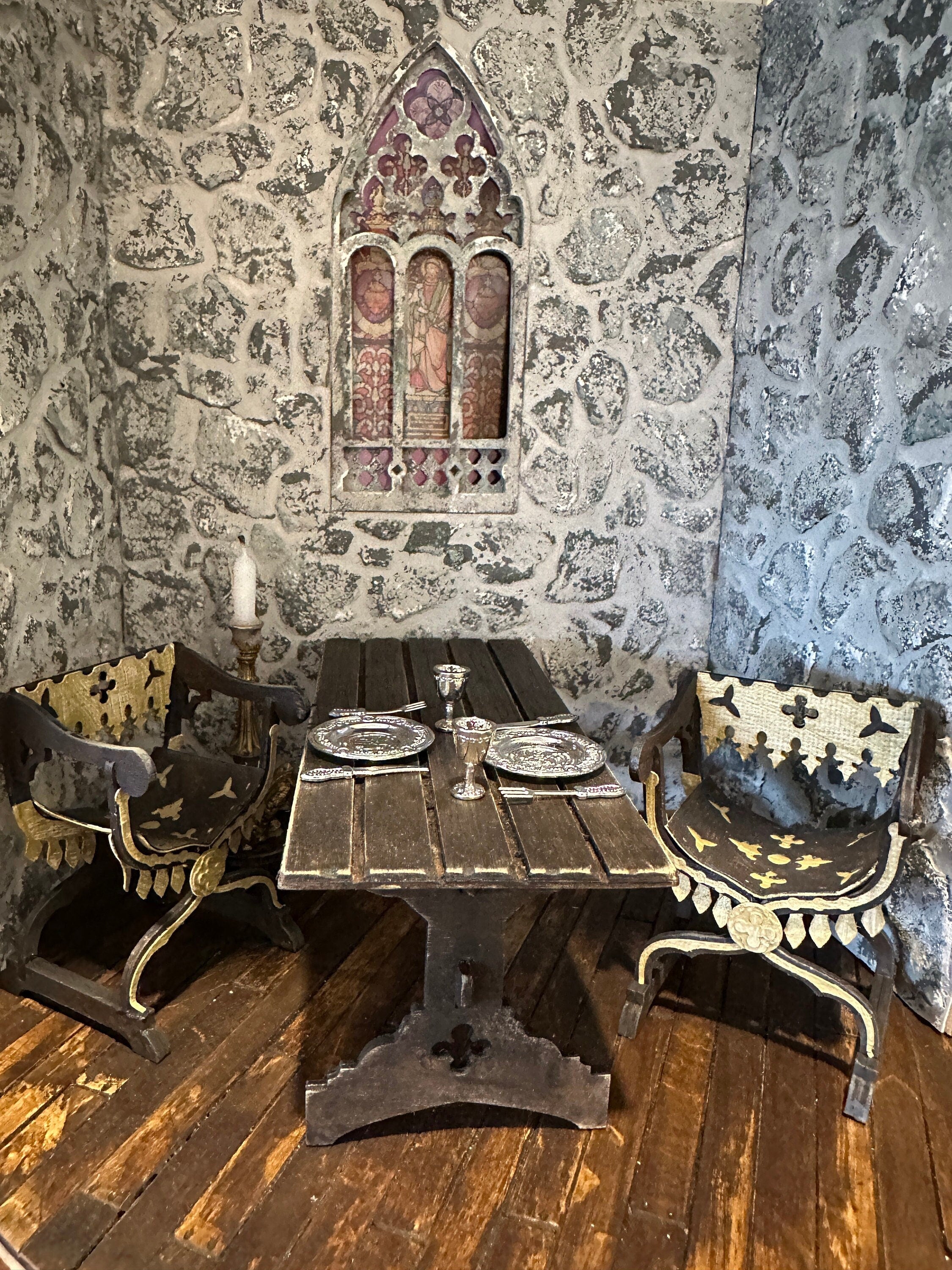 Handmade Dollhouse Miniature Gothic X-Chair – Medieval Curule Seat