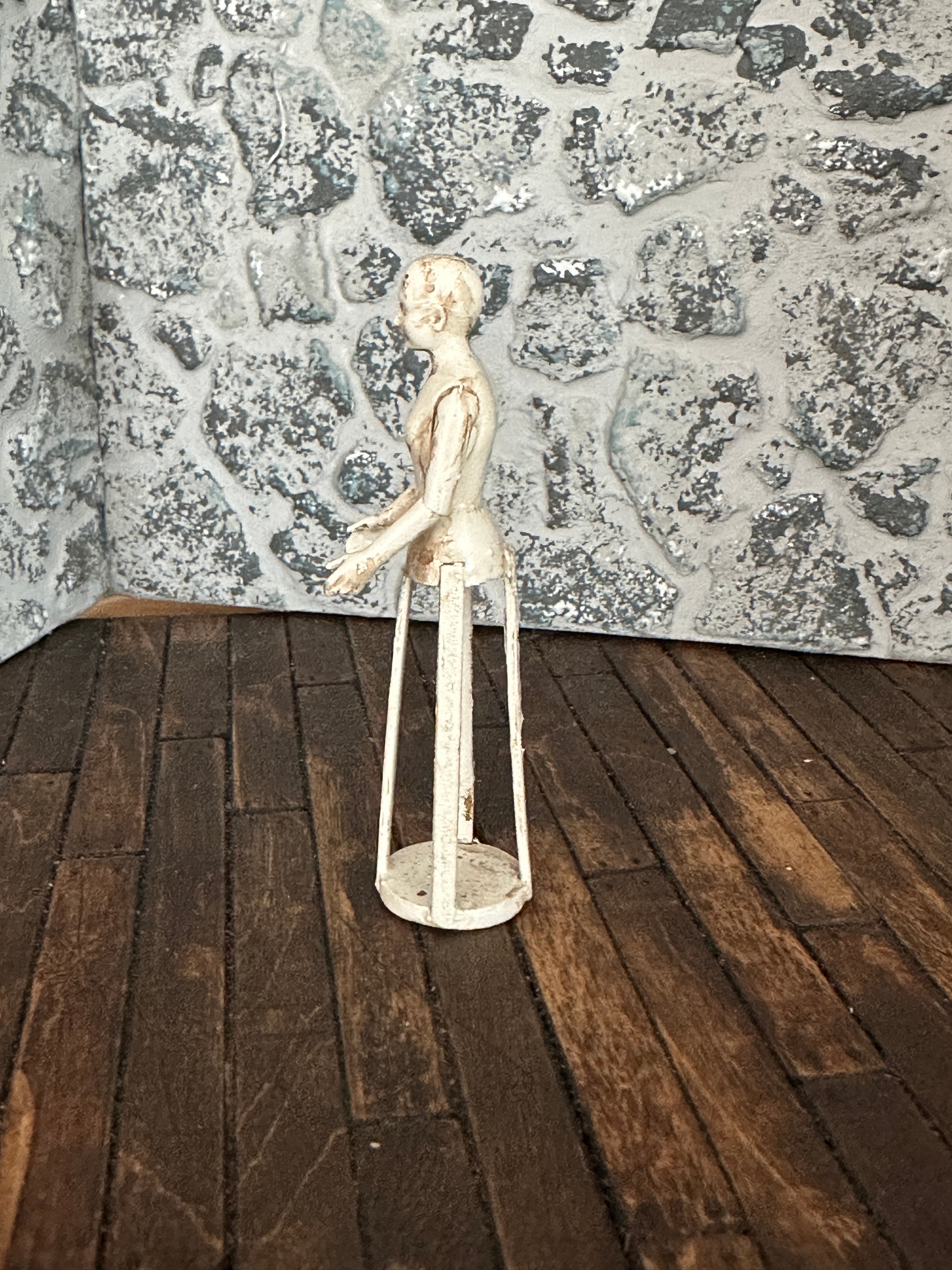 Dollshouse Miniature 1:12 scale Cage Doll Santos 18th Century Mannequin SMALL