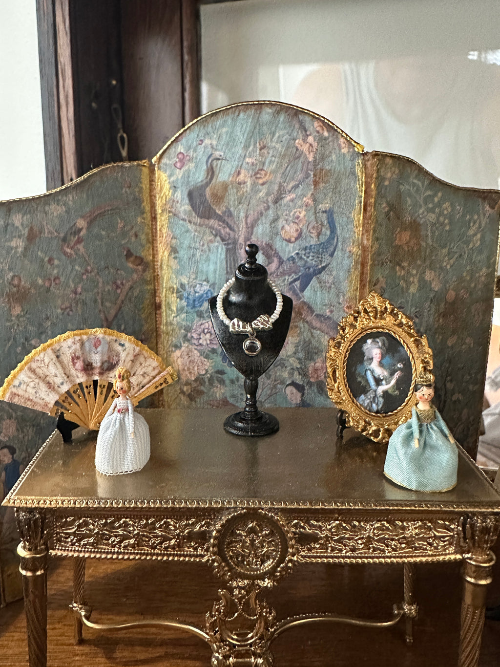 Handmade Miniature Display Bust – Victorian Black Jewellery Stand (1:12 Scale)