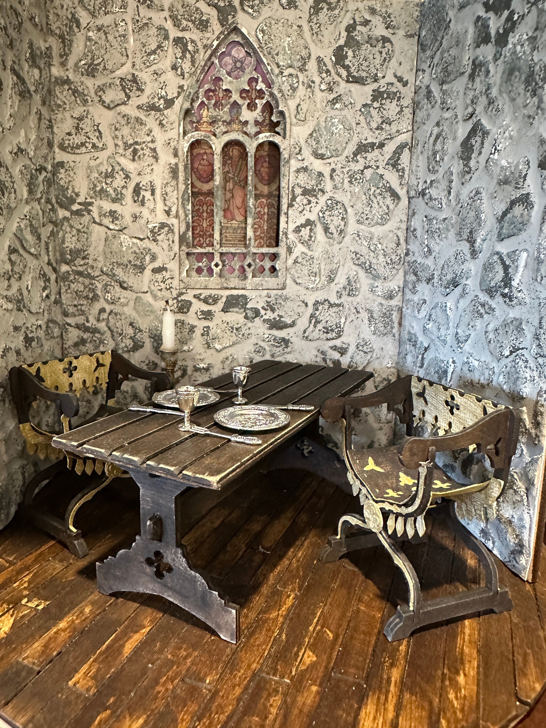 Handmade Dollhouse Miniature Gothic X-Chair – Medieval Curule Seat