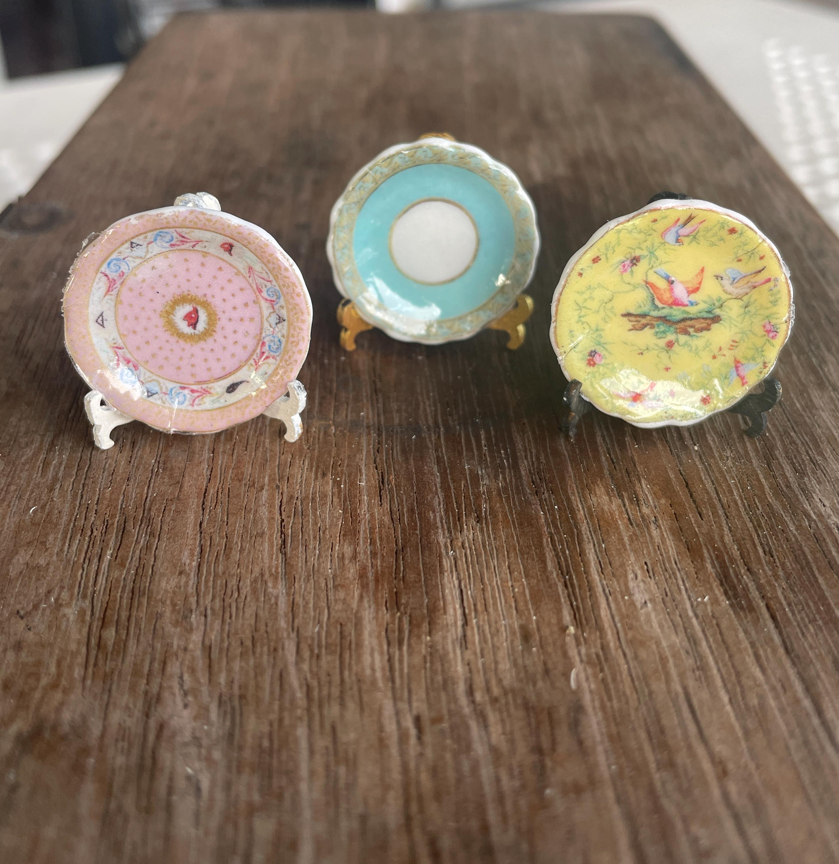 Ceramic Dollhouse 1:12 Scale Plate Stands – Gold, White, Silver & Black Finishes