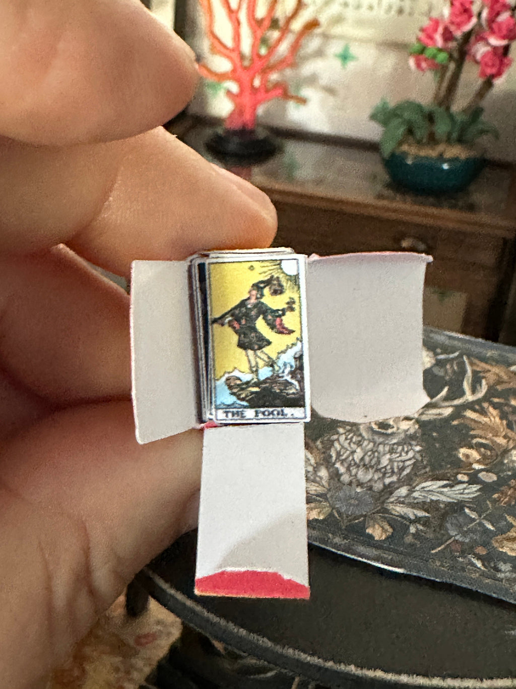 Dollhouse Miniature 1:12 Scale Tarot Deck – Rider-Waite with Altar Cloth
