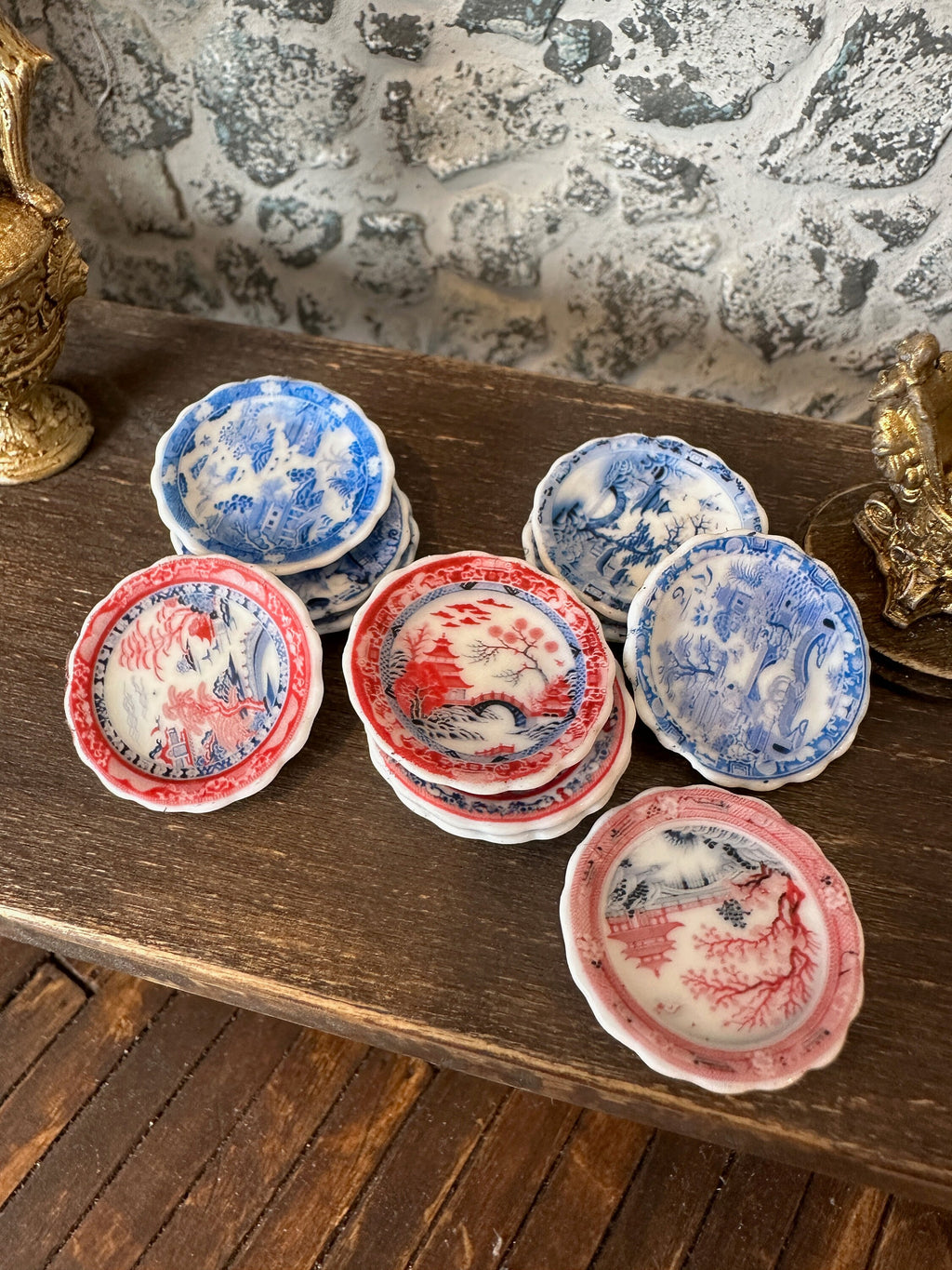 Ceramic Dollhouse 1:12 Scale Plates – 18th Century Blue & Red Willow Pattern