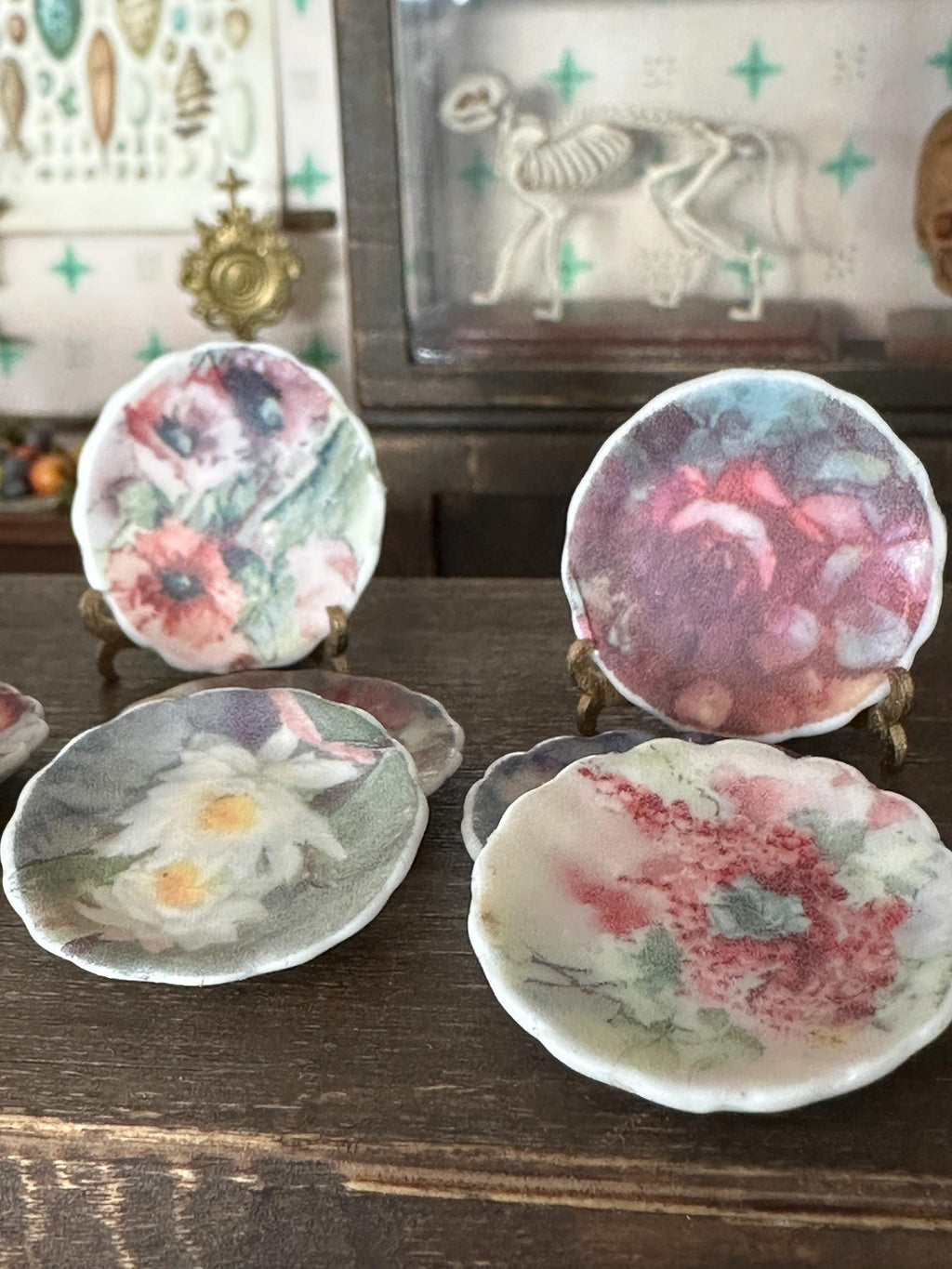 1:12 Scale Dollhouse Plates – Watercolour Handpainted Style Floral Designs