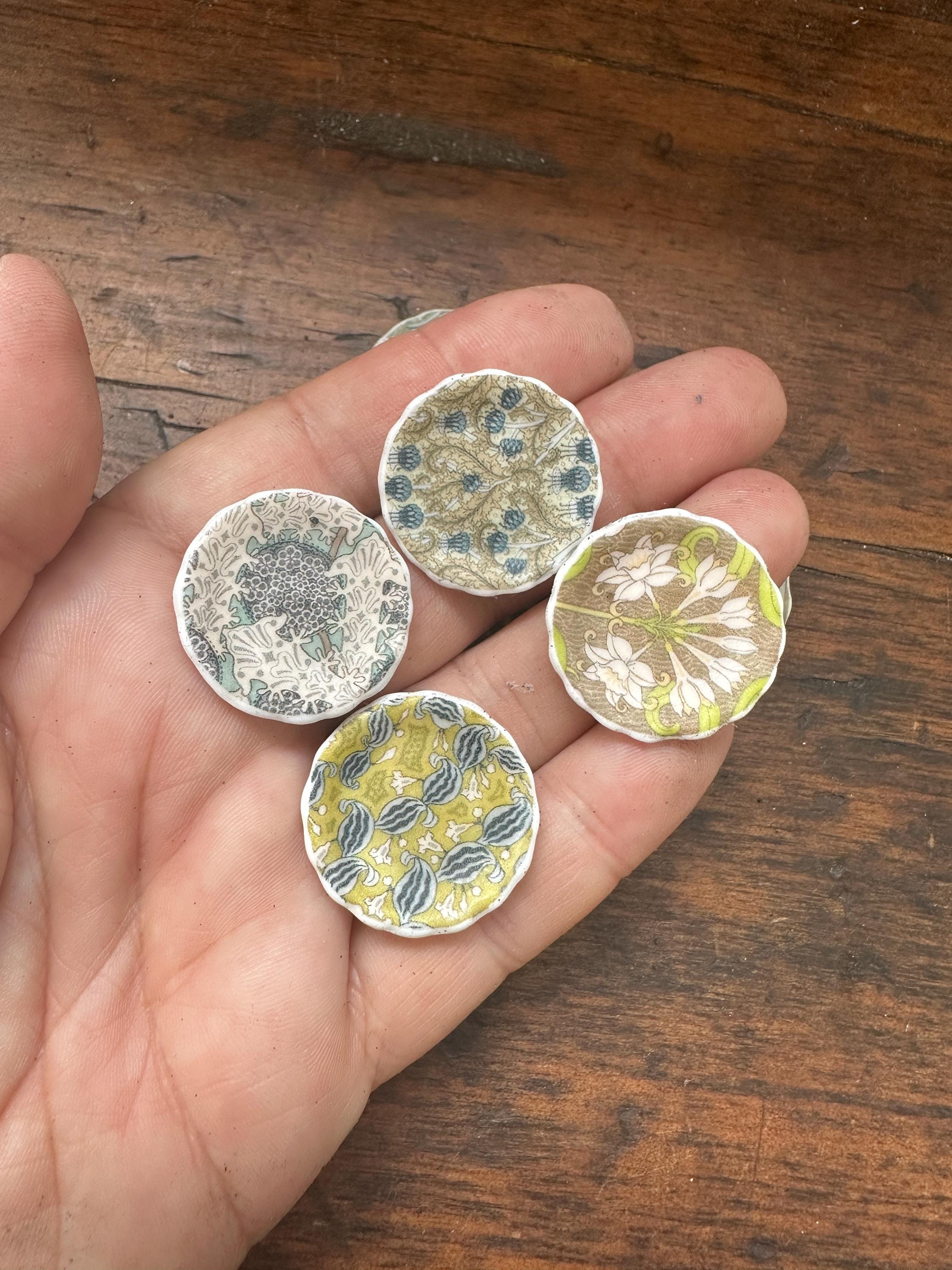 Ceramic Dollhouse 1:12 Scale Plates – 19th Century Eugène Grasset Art Greens and Reds