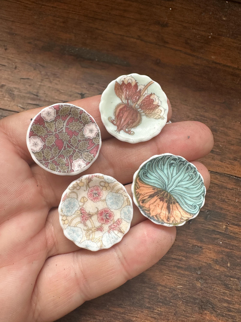 Ceramic Dollhouse 1:12 Scale Plates – 19th Century Eugène Grasset Art Greens and Reds