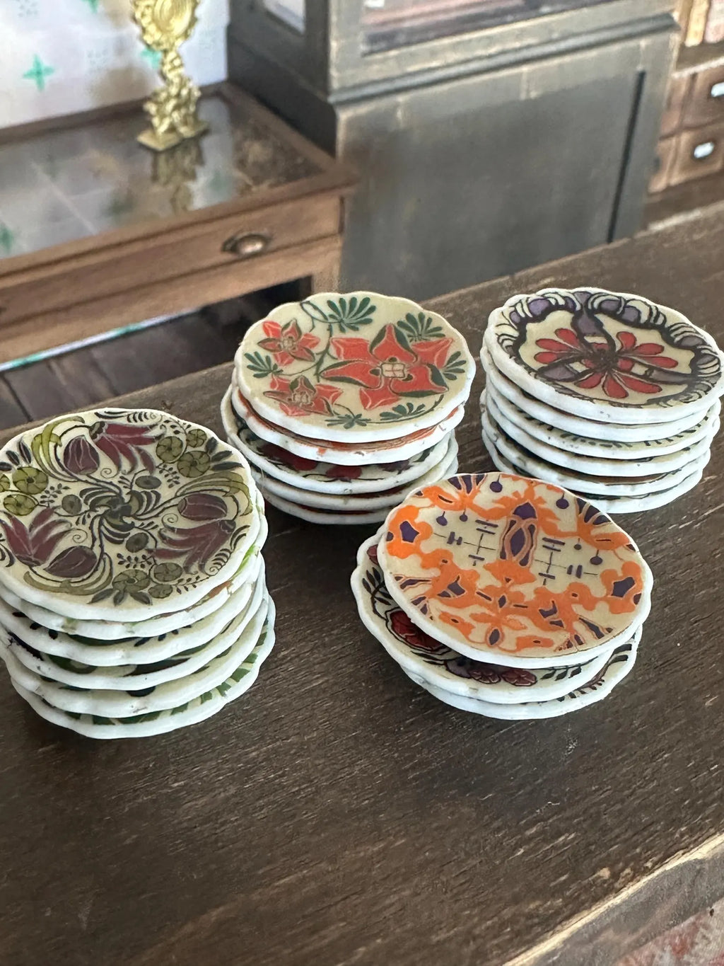 1:12 Scale Dollhouse Plates – Early 20th Century Folk Art Style Colourful