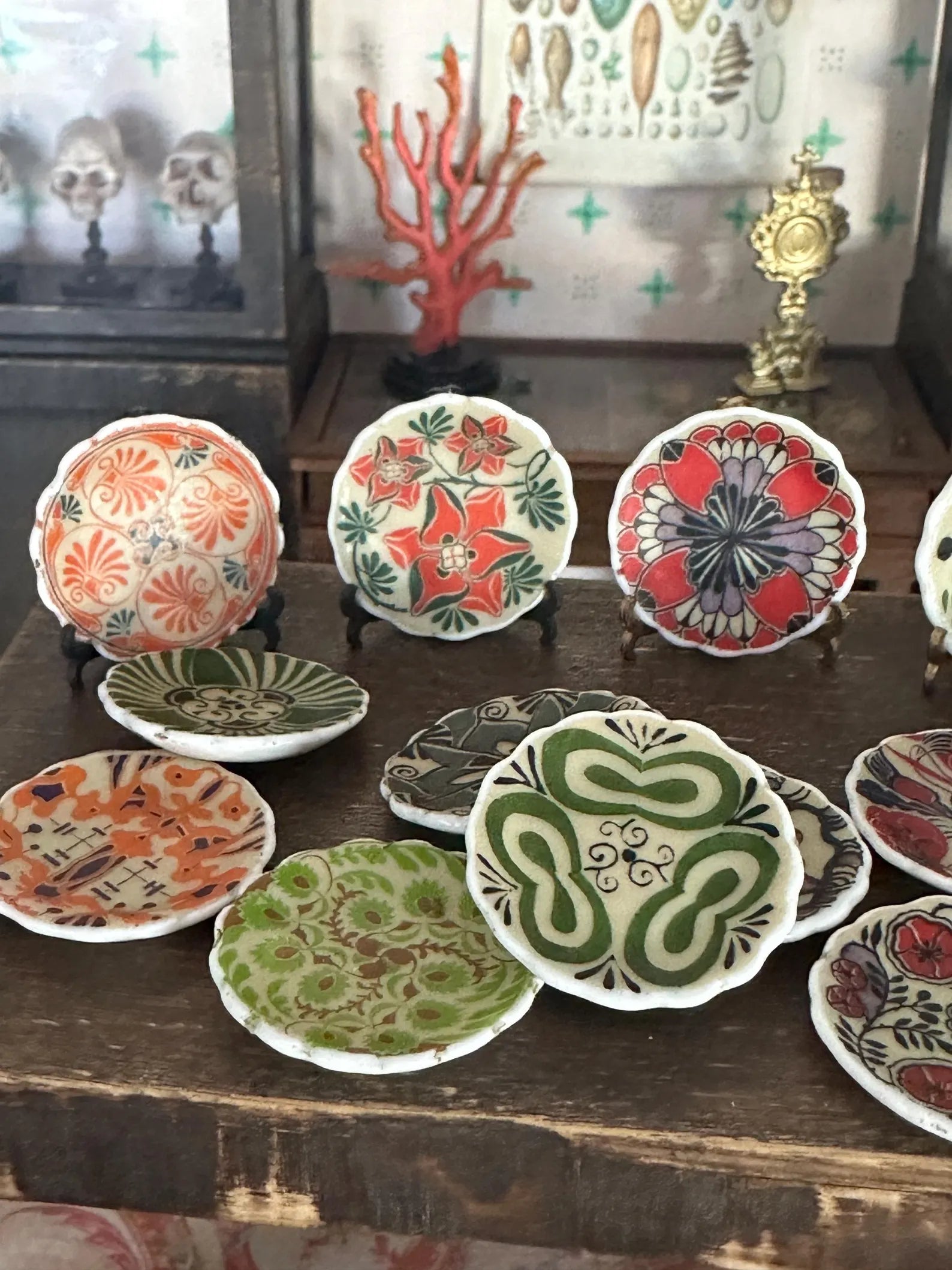 1:12 Scale Dollhouse Plates – Early 20th Century Folk Art Style Colourful