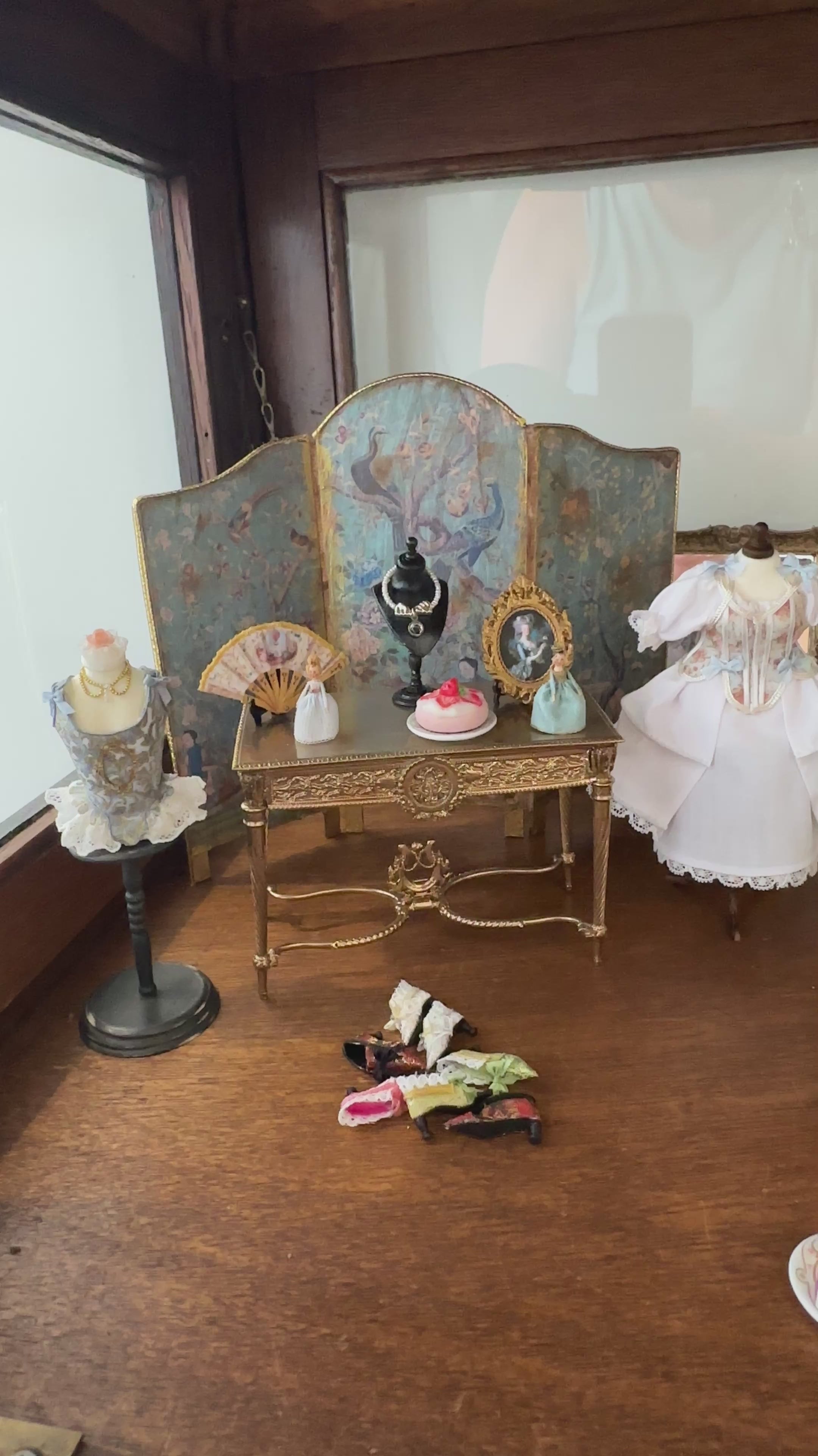 Handmade Miniature Display Bust – Victorian Black Jewellery Stand (1:12 Scale)